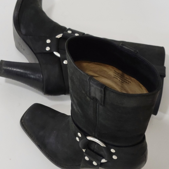 Michael Kors Frieda Black Leather Motorcycle Boots, black size 7.5, like new. - Picture 2 of 3